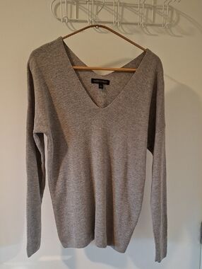 Banana Republic Gray Marled V-neck Classic Merino Wool Sweater (Size S)